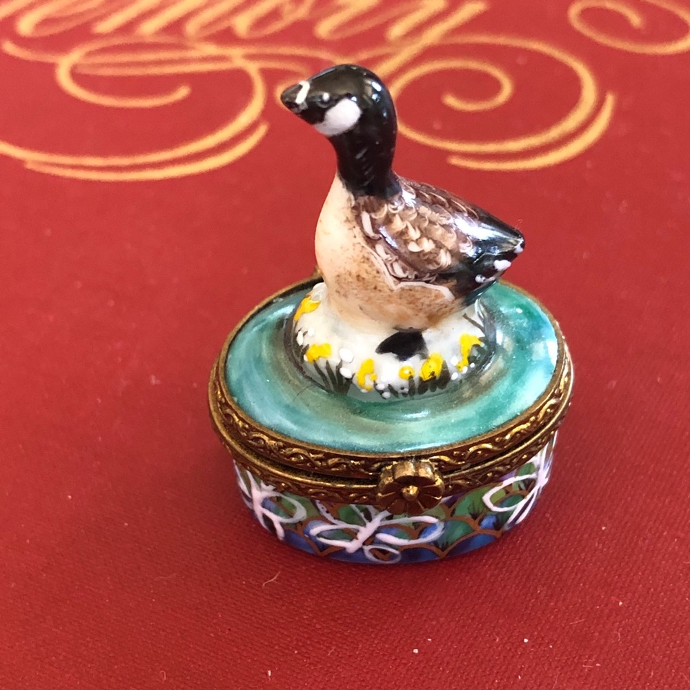 Limoges France Peint Mein Hand Painted Miniature Trinket Pill Box Canada ￼Goose